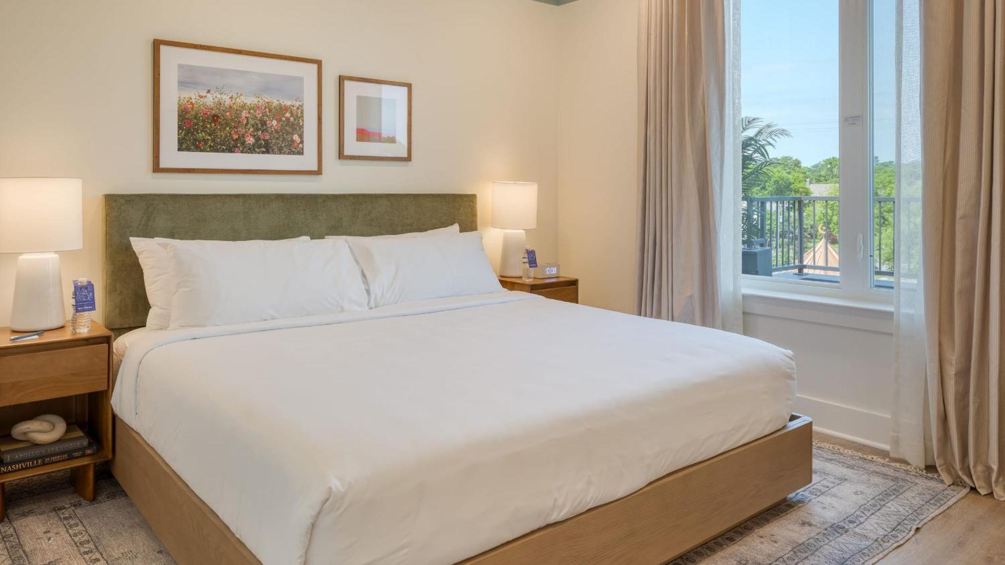 1 Bedroom Suite with Balcony